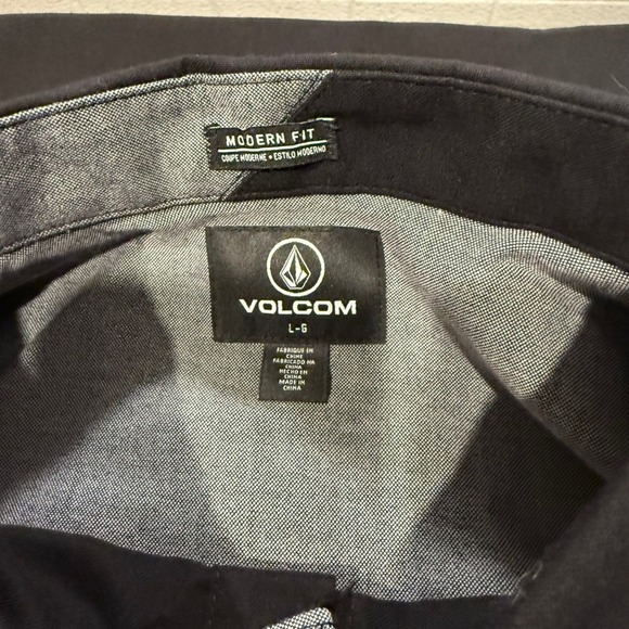 Volcom Everett Oxford SS Stretch Button Up Shirt - Mens Modern Fit - Picture 7 of 7